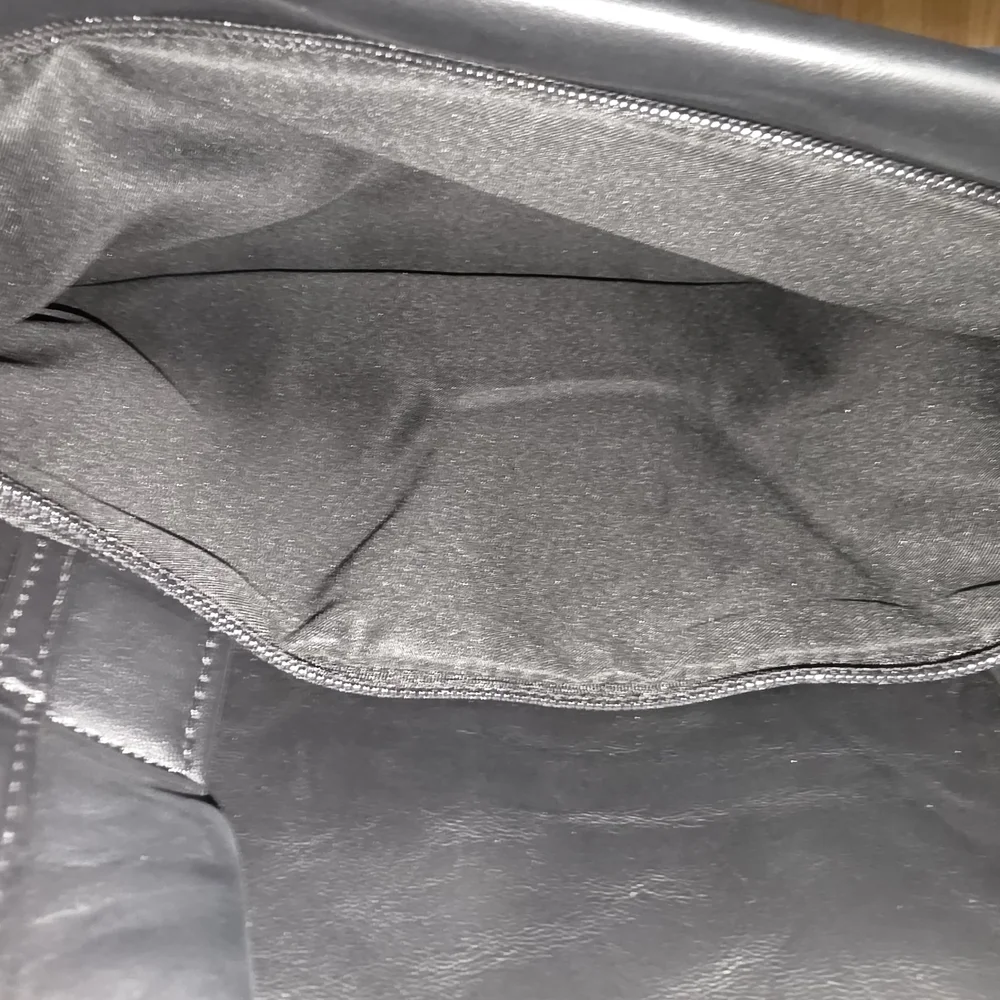 Sleek Black Leather Men's Briefcase